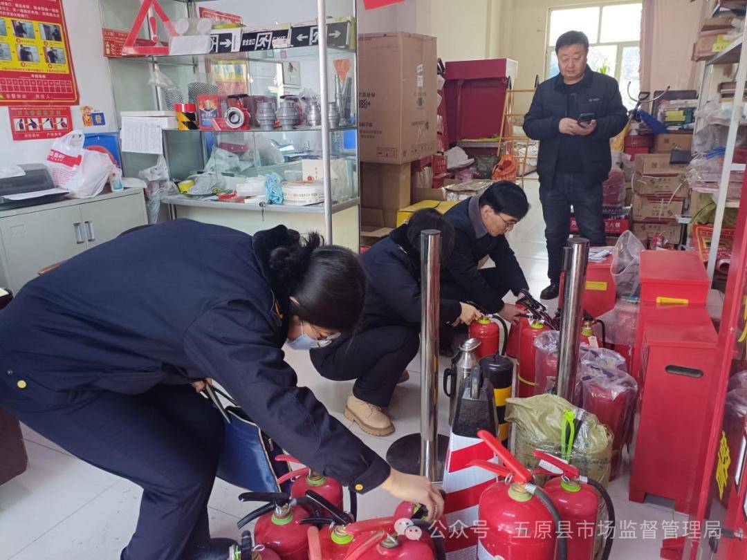 半岛官网下载：半岛官网入口：五原县市场监管局开展消防产品质量专项检查(图2)