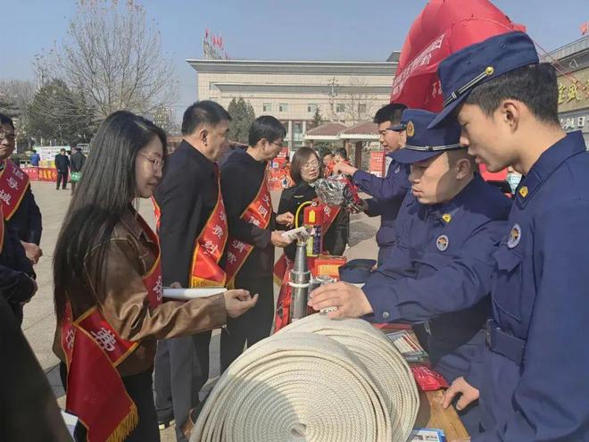 半岛官网下载：“3·15”在行动 提升辨别能力向假冒伪劣说不！(图8)