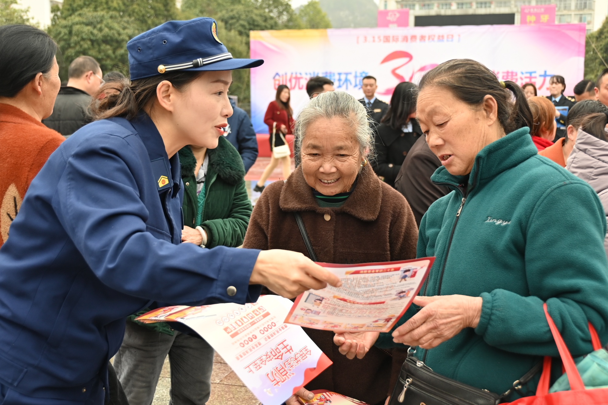 半岛官网：湖南城步：打好“组合拳” 掀起“3·15”消防产品质量整治和宣传活动热潮(图3)